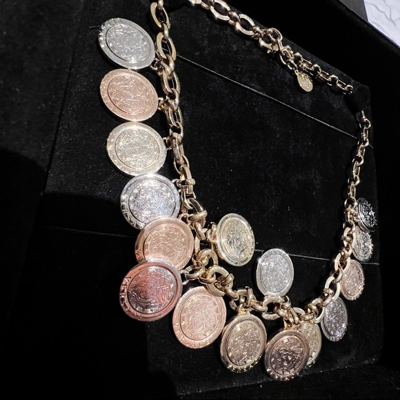 Versace 16pcs medusa pendant vintage necklace - Picture 5 of 7